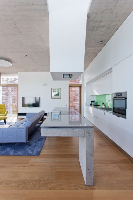 Residence in Debrecen by Sporaarchitects Design - 3