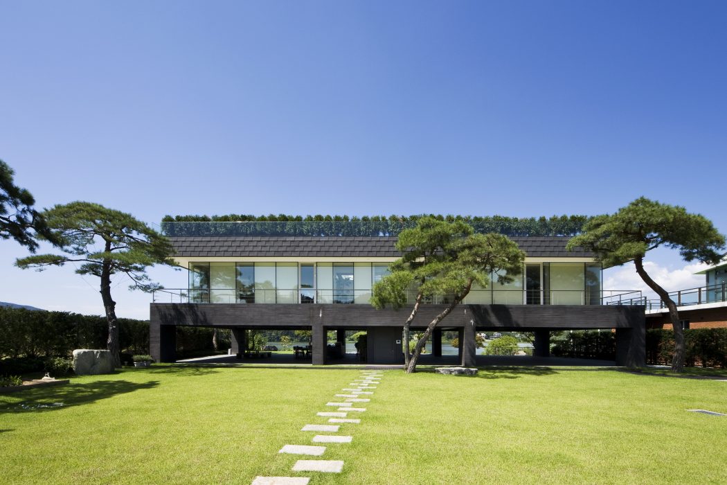 Floating House by Hyunjoon Yoo Architects