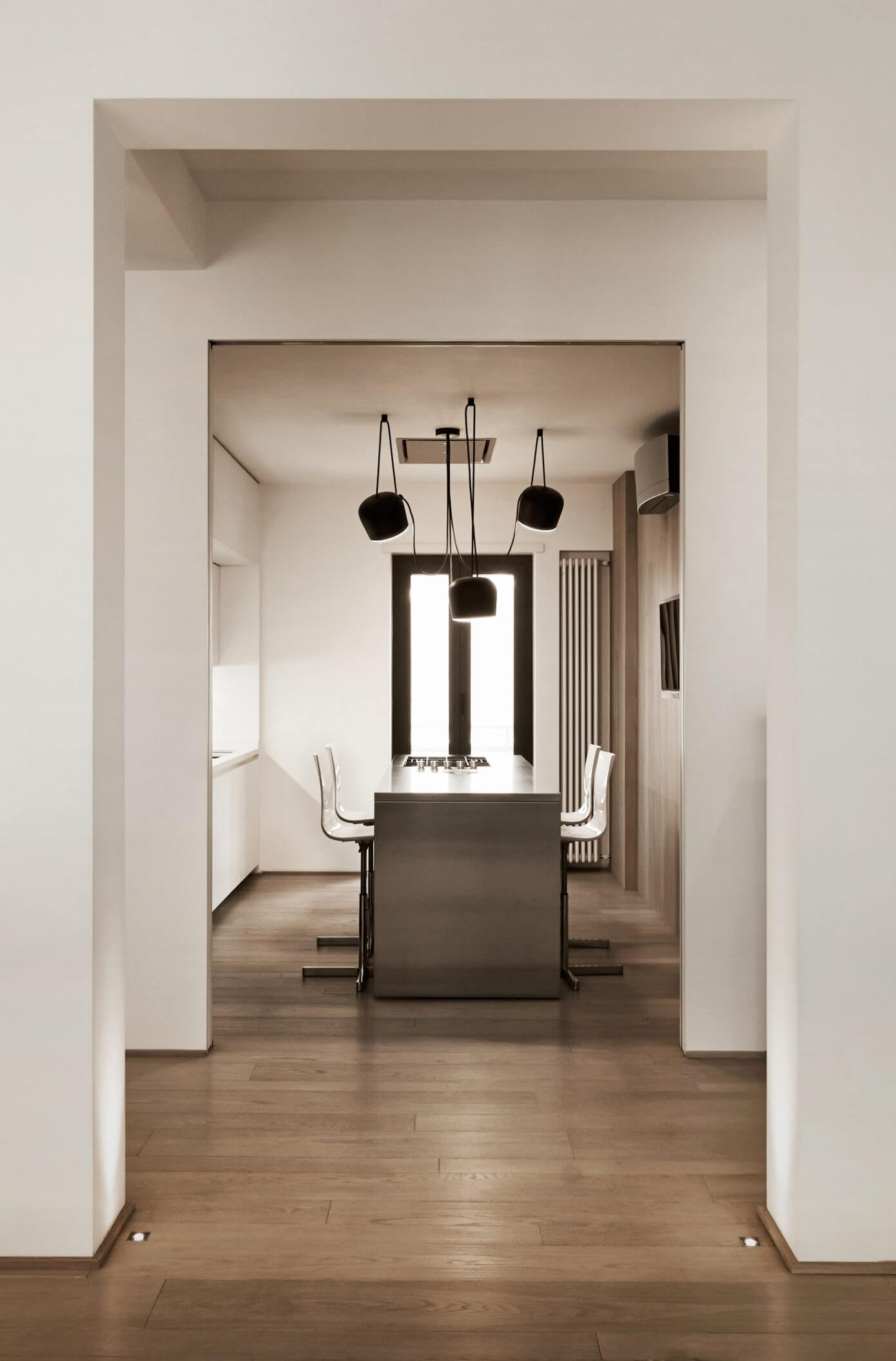 J Apartment by Carola Vannini