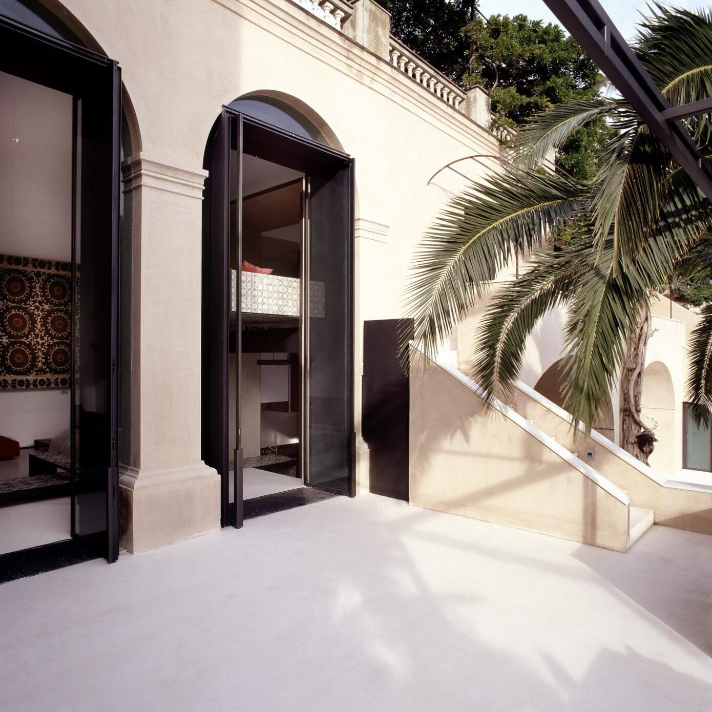 Villa in Positano by Lazzarini Pickering Architetti