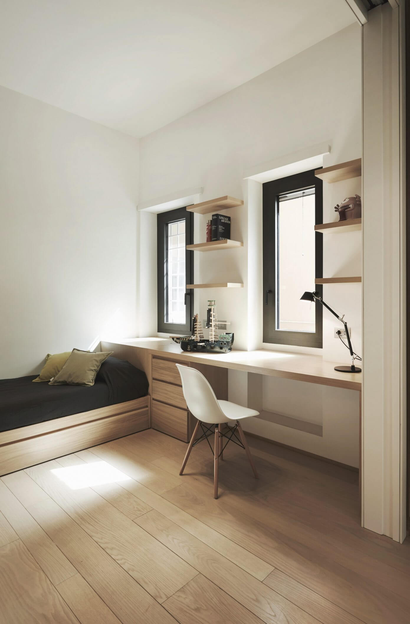 J Apartment by Carola Vannini