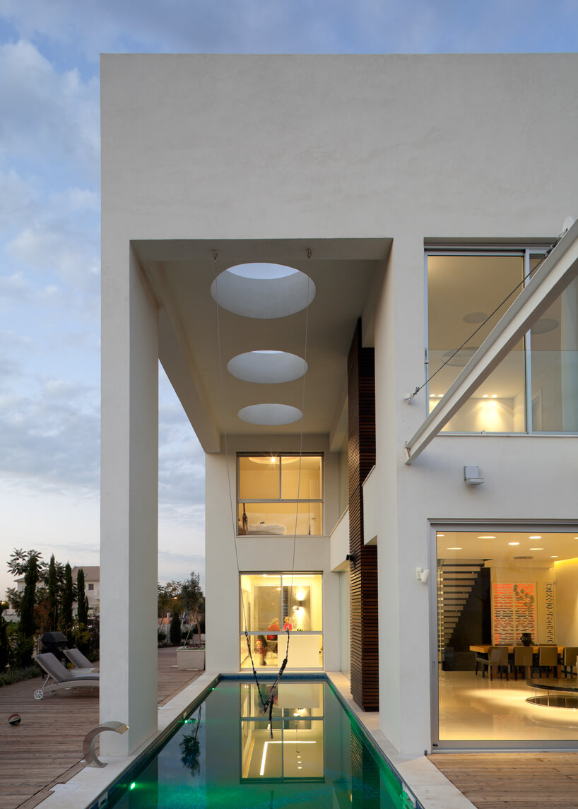 House in Savyon by Dan & Hila Israelevitz Architects - 1