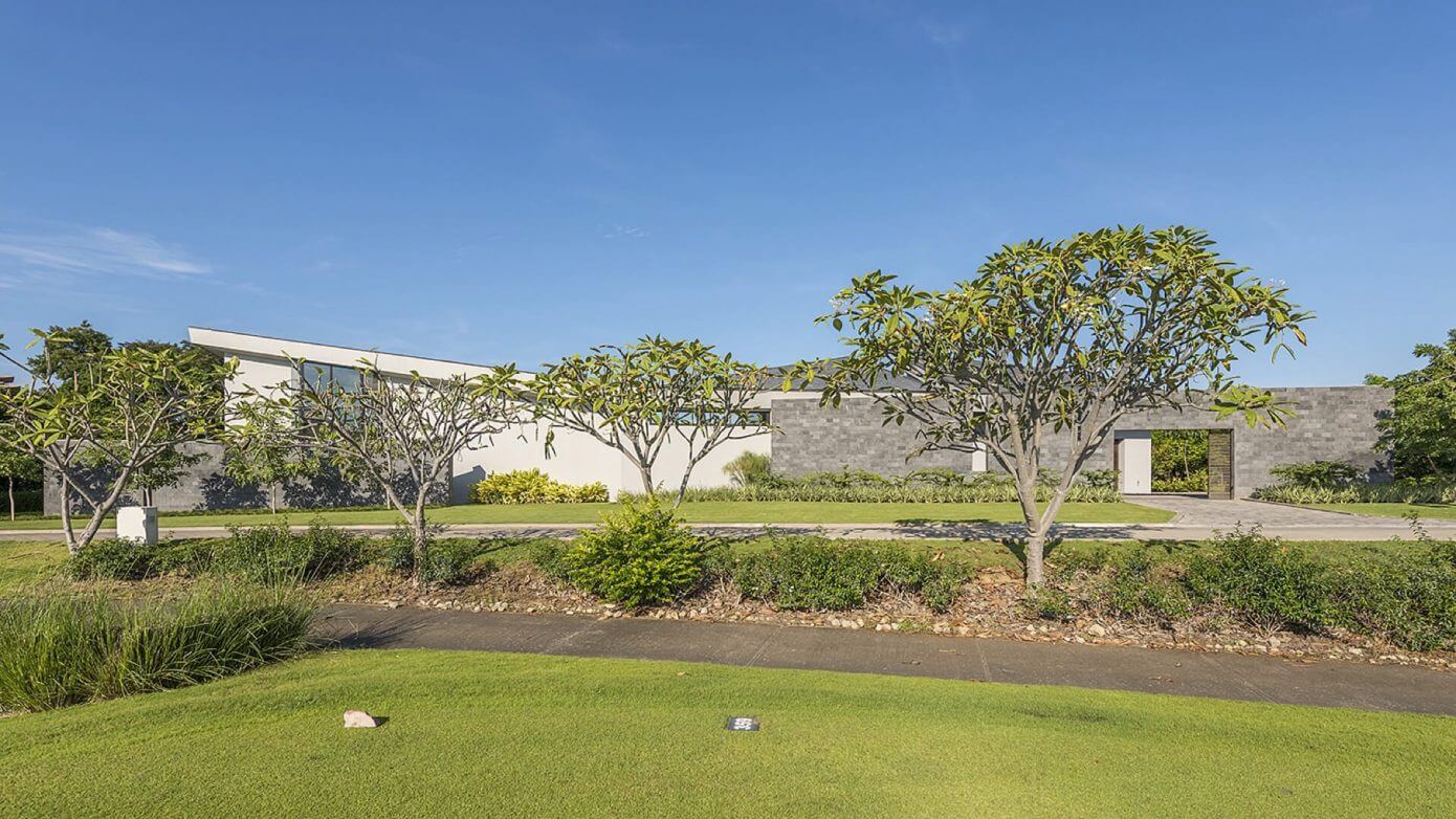 House Sea la Vie by SARCO Architects