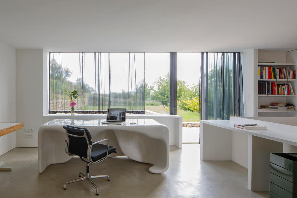 Modern House in Roux