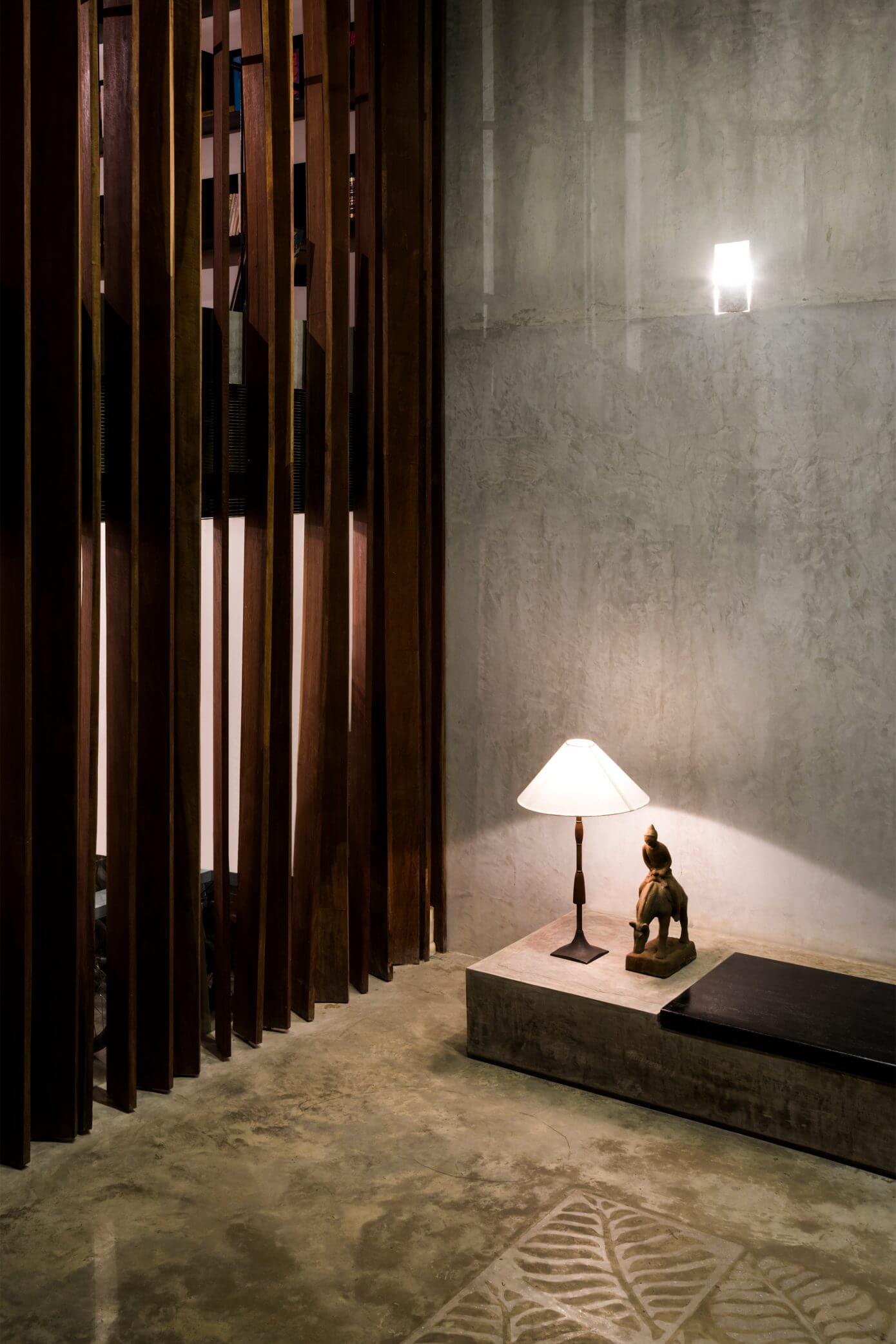 Thong House by Nishizawaarchitects