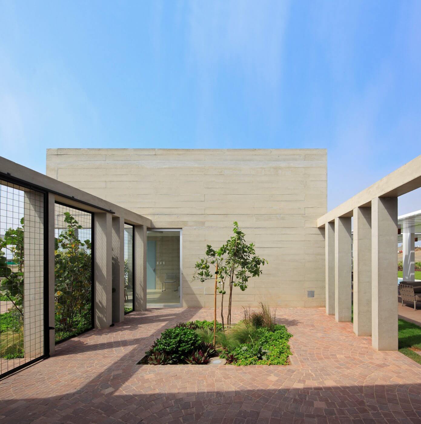 House MW by Riofrio + Rodrigo Arquitectos