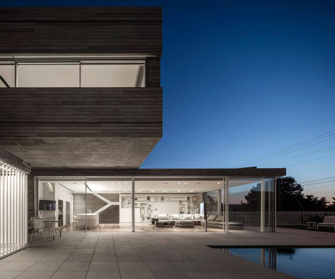 Dual House by Axelrod Architects & Pitsou Kedem Architects