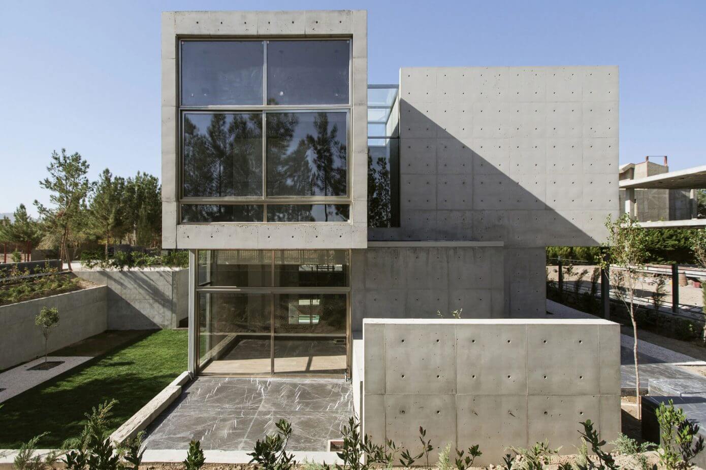 Villa in Isfahan by Bracket Design Studio