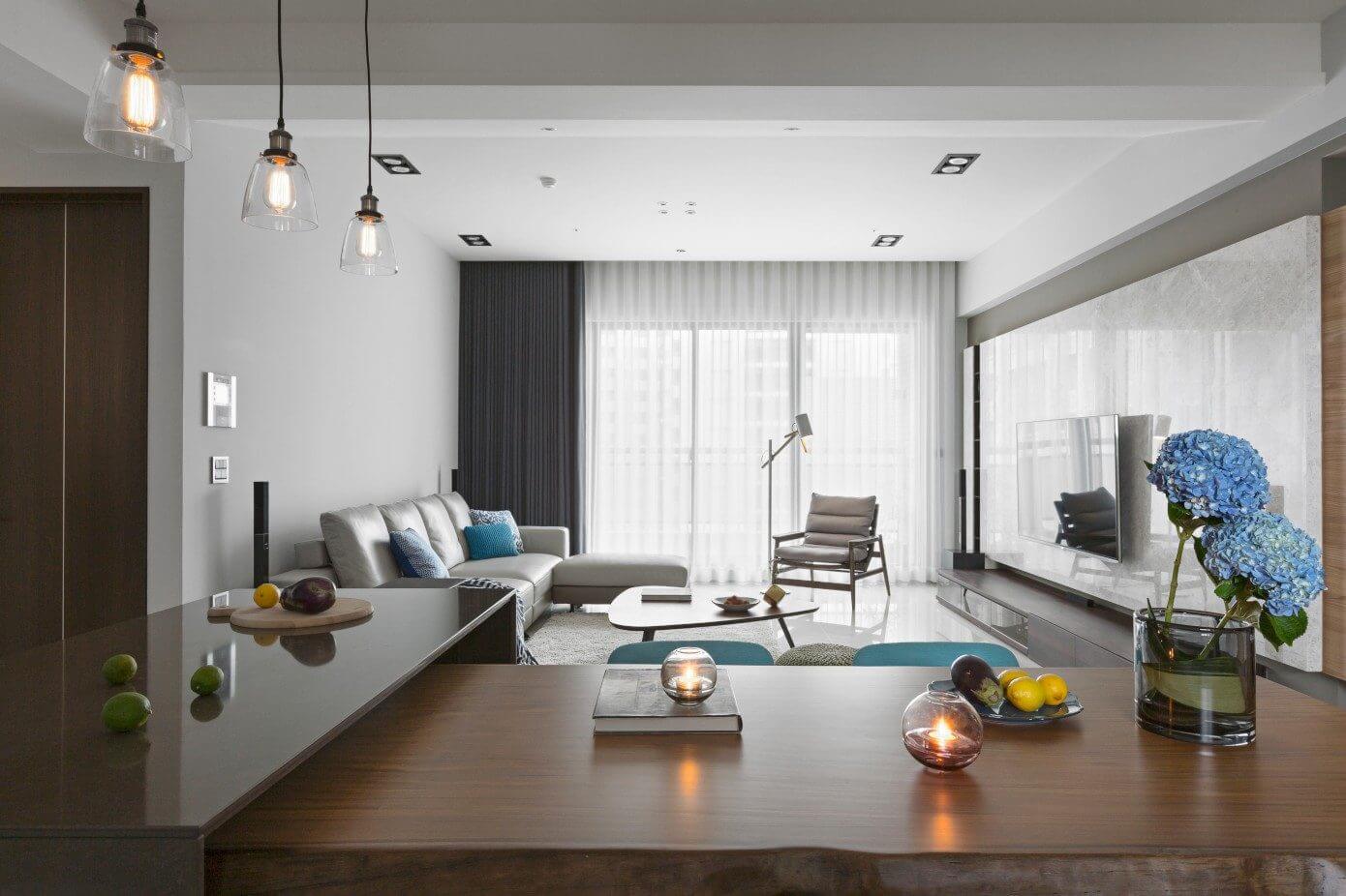 Elegant Apartment by HOZO_interior_design