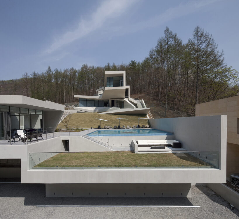 Retreat in Hongcheon by IDMM Architects