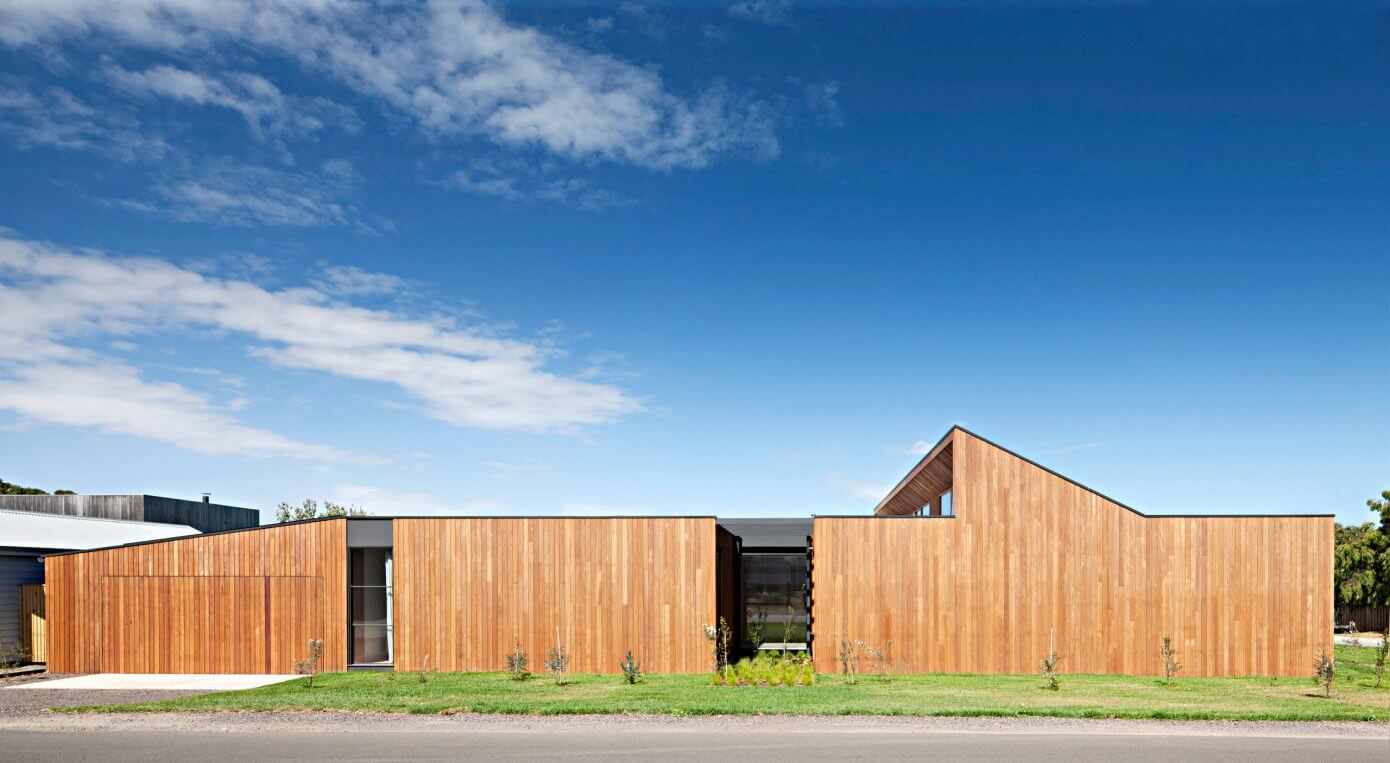 Barwon Heads Villa by Bower Architecture