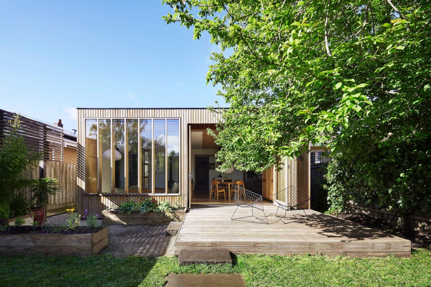 Wooden Box House by Moloney Architects