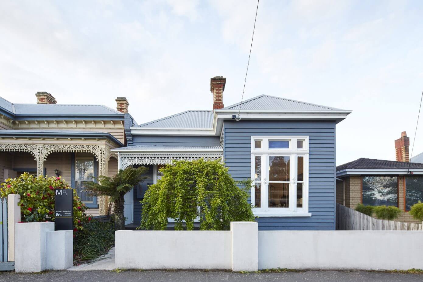 Wooden Box House by Moloney Architects