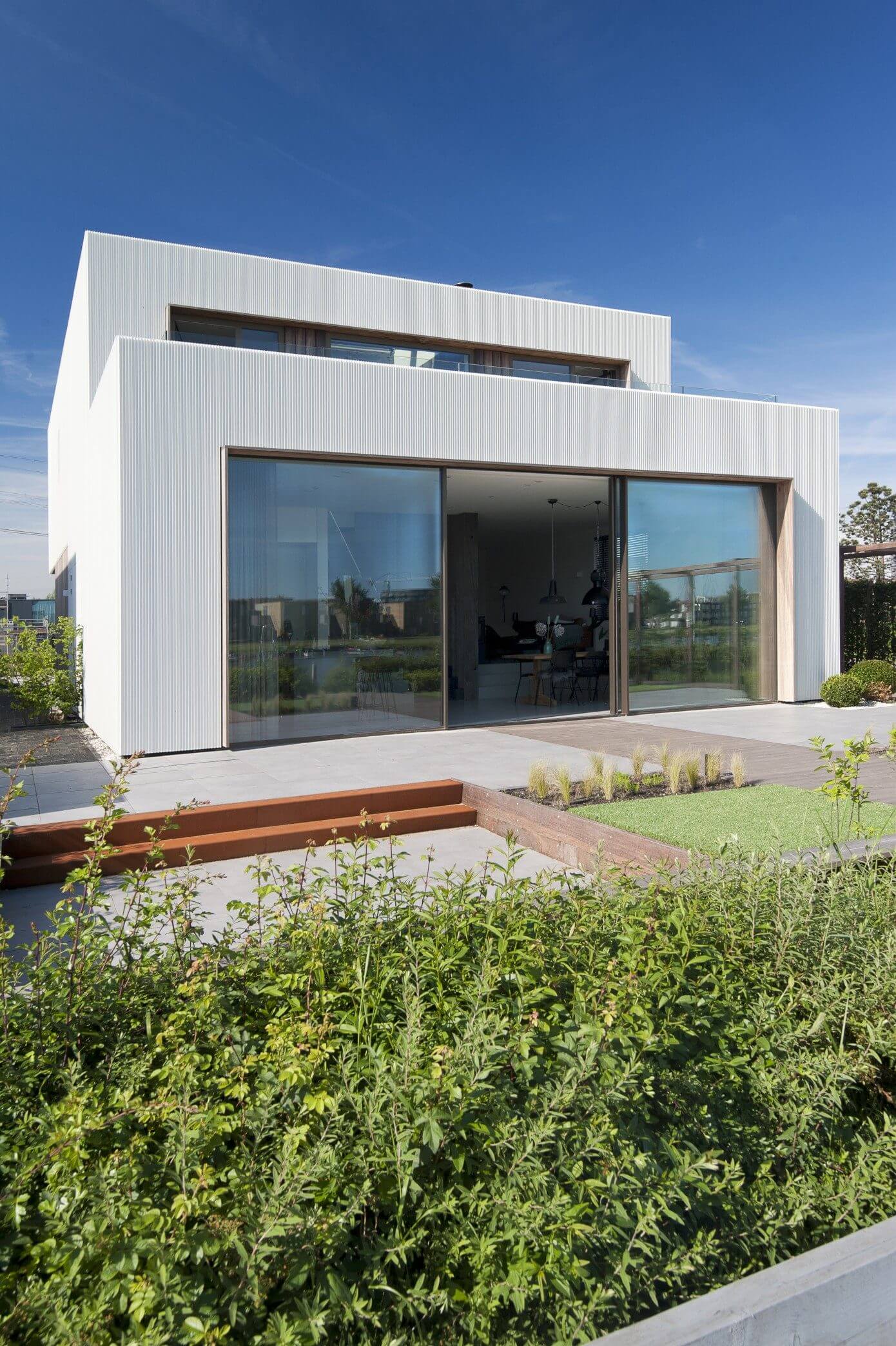 Villa E by Marc Architects