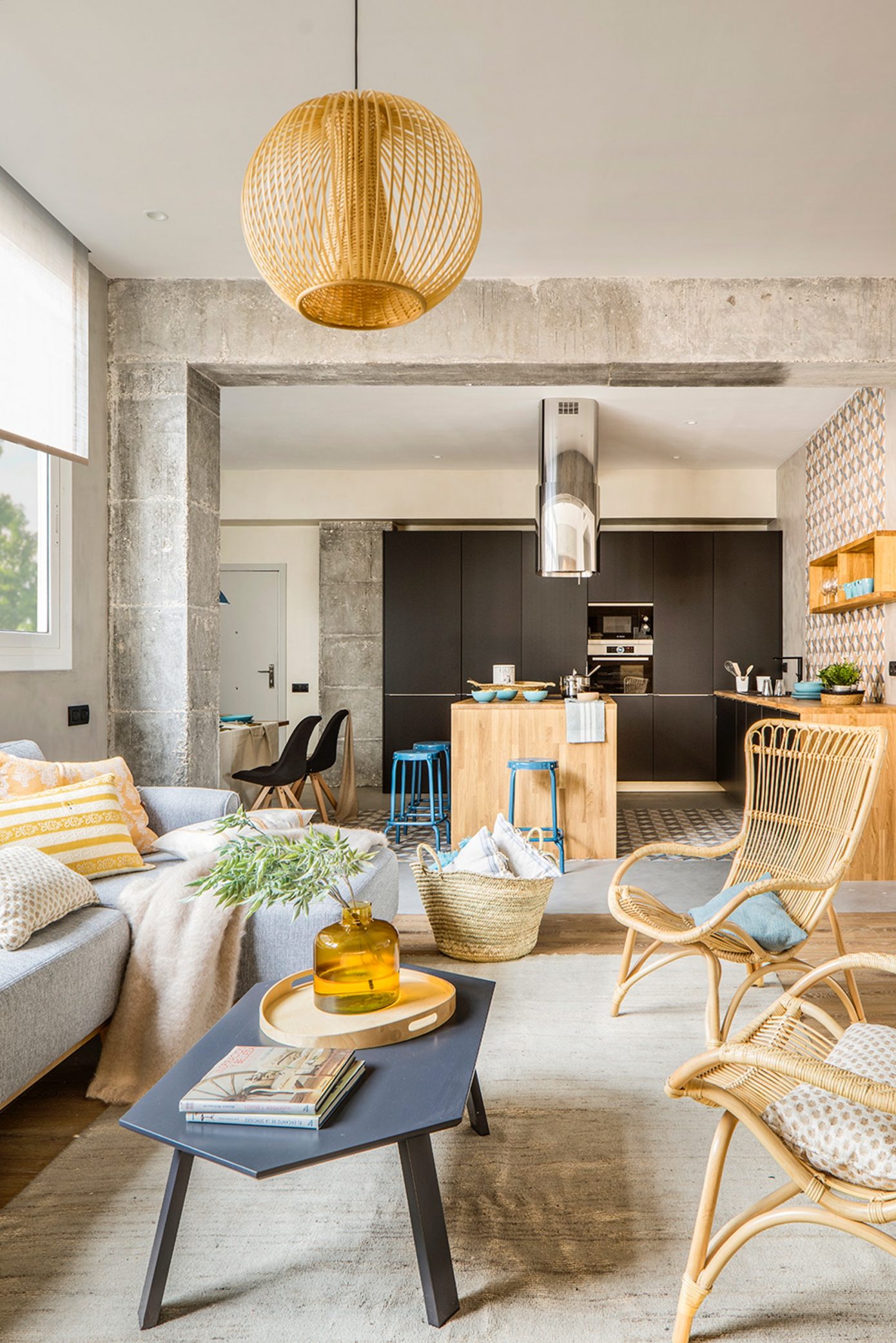 Apartment in Barcelona by Egue y Seta
