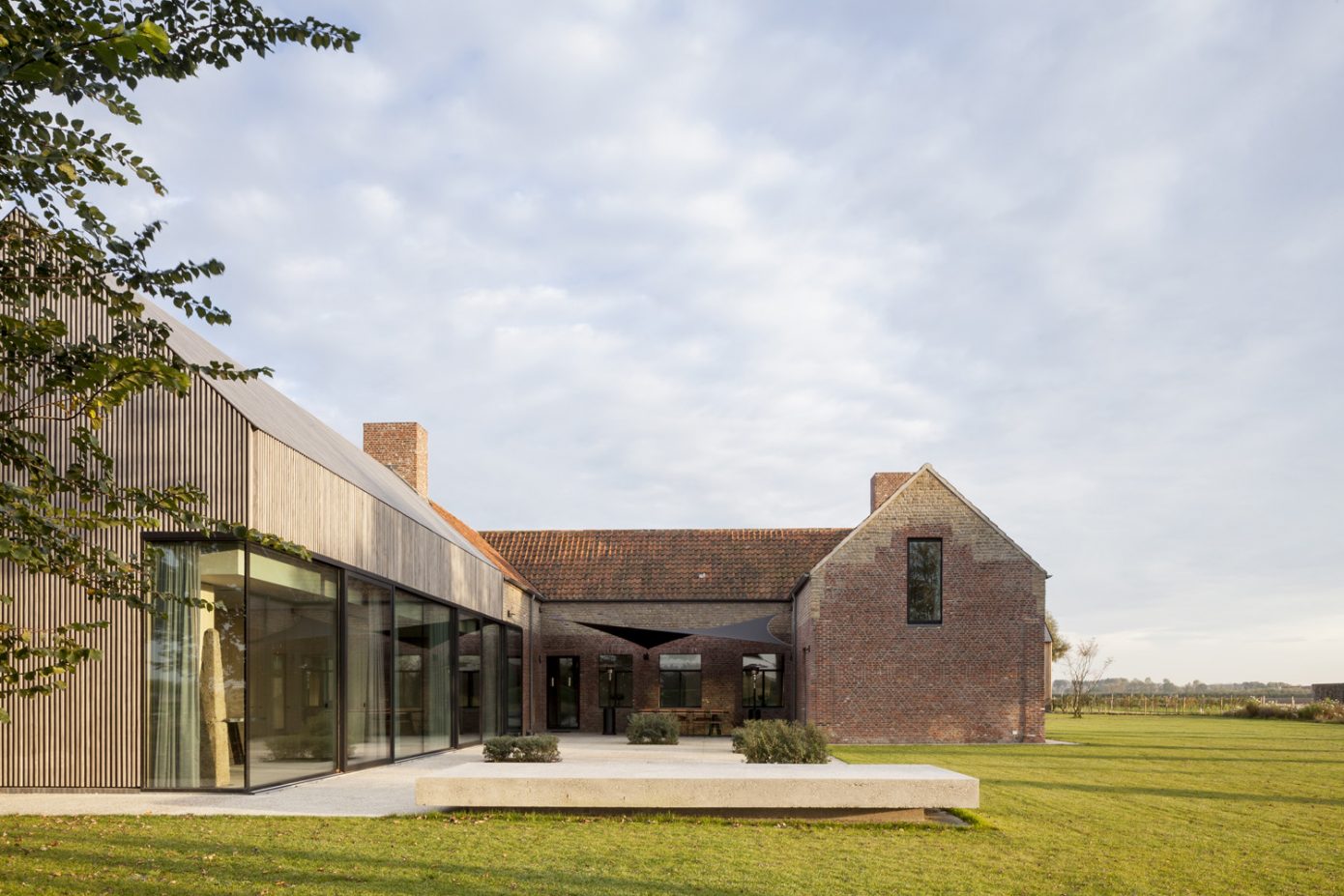 Farmhouse in Knokke-Heist by Govaert & Vanhoutte Architects
