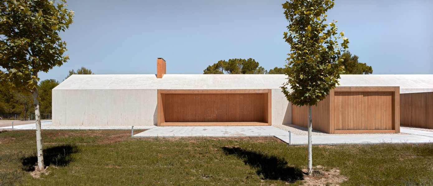 Cottage in Fontanars dels Alforins by Ramon Esteve Estudio