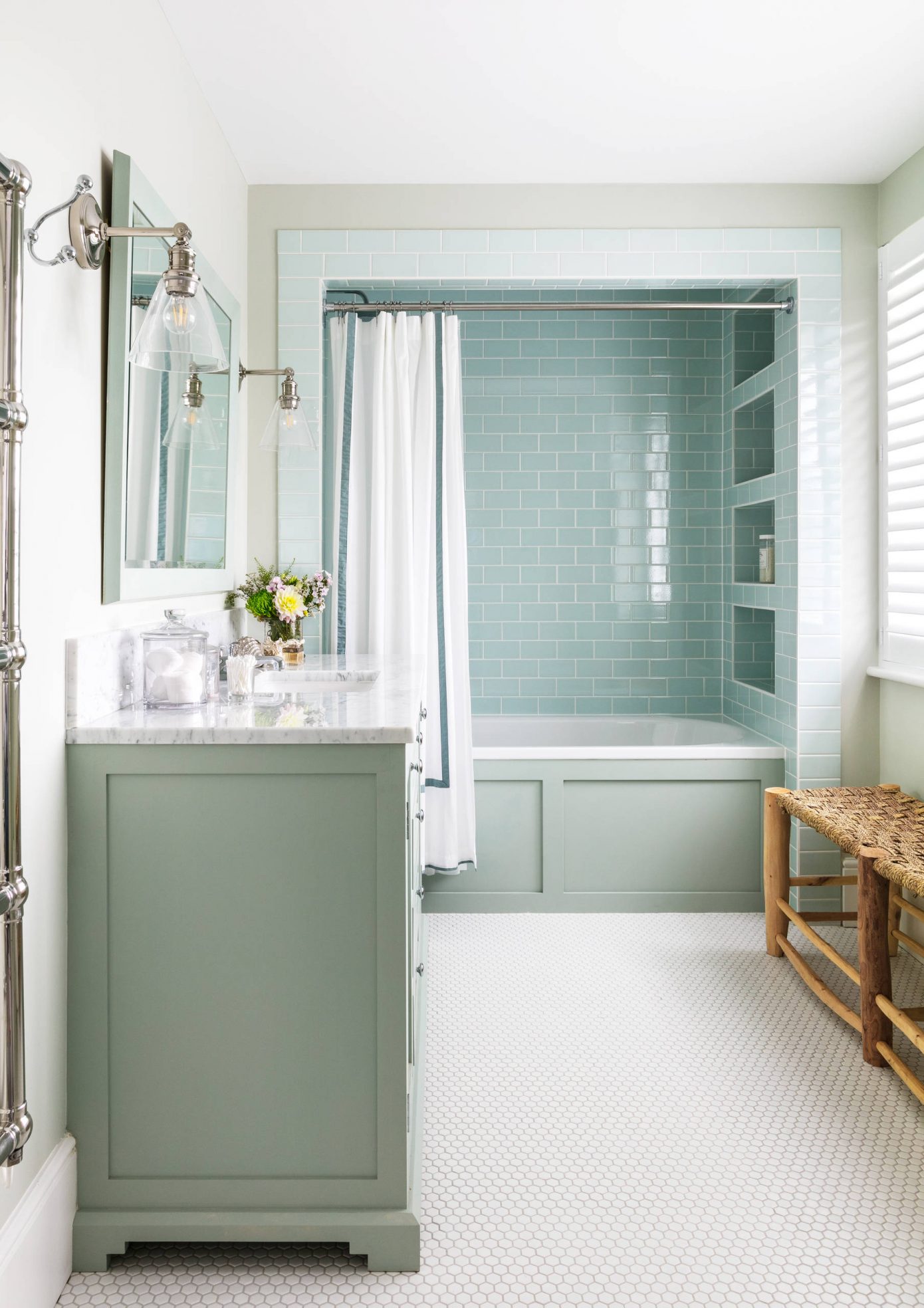 Modern Beach House by Lisette Voute Designs