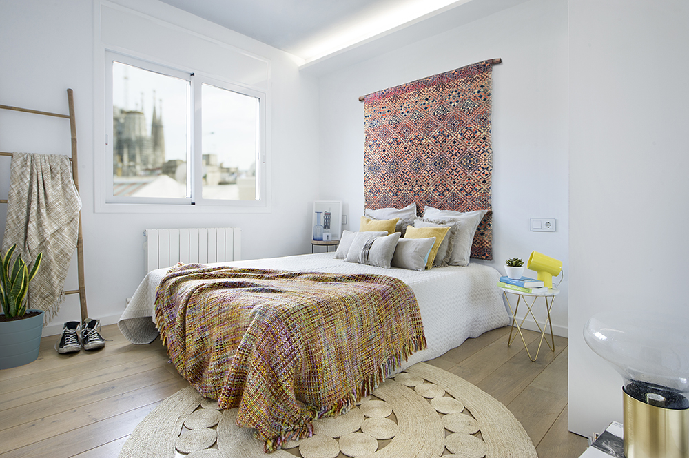 Apartment in Barcelona by Egue y Seta