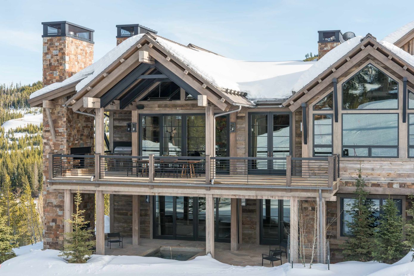 Ski Chalet in Montana by Locati Architects