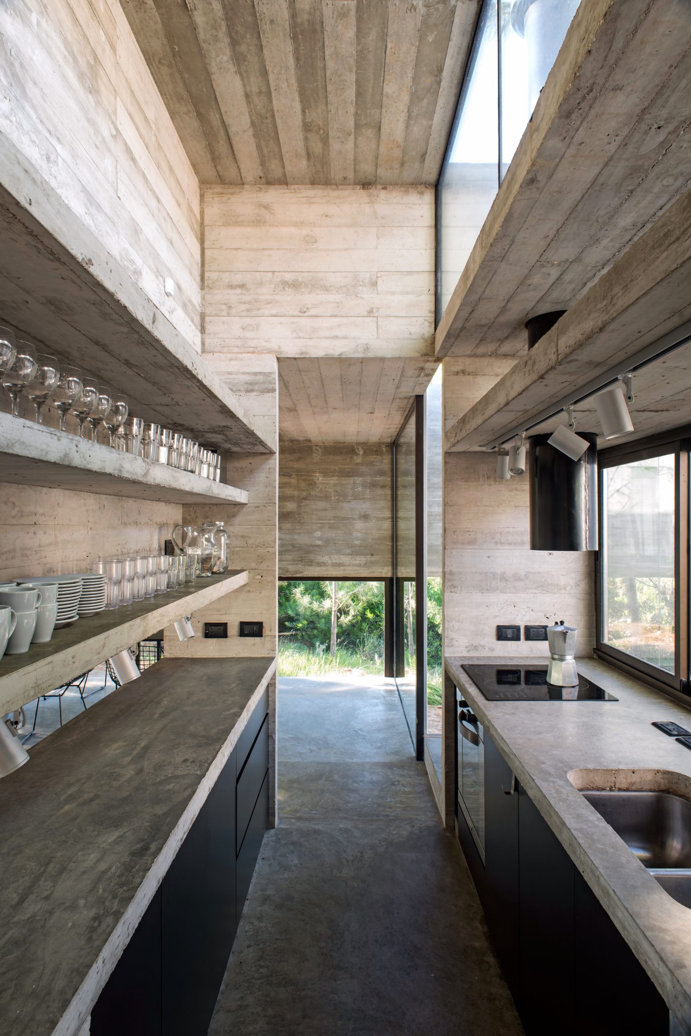 Casa SJ by Luciano Kruk Arquitectos