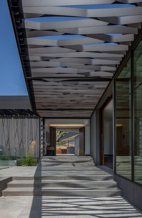 Sonoma Lichen House by Schwartz and Architecture