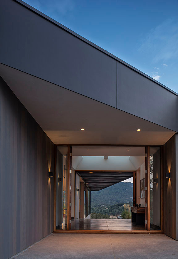 Sonoma Lichen House by Schwartz and Architecture