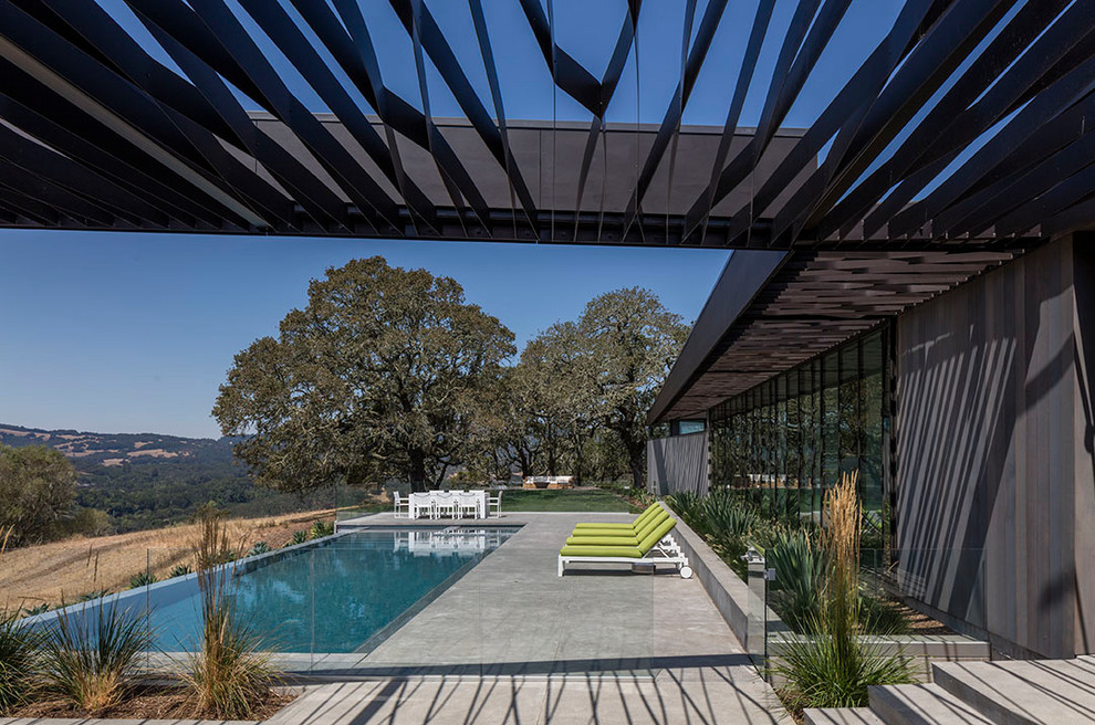 Sonoma Lichen House by Schwartz and Architecture