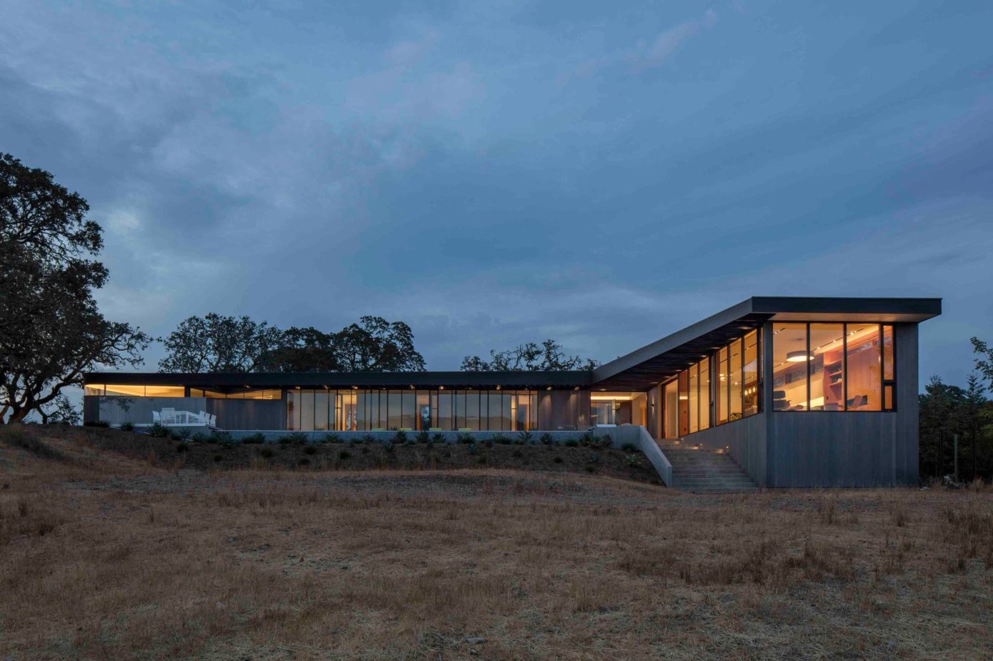 Sonoma Lichen House by Schwartz and Architecture