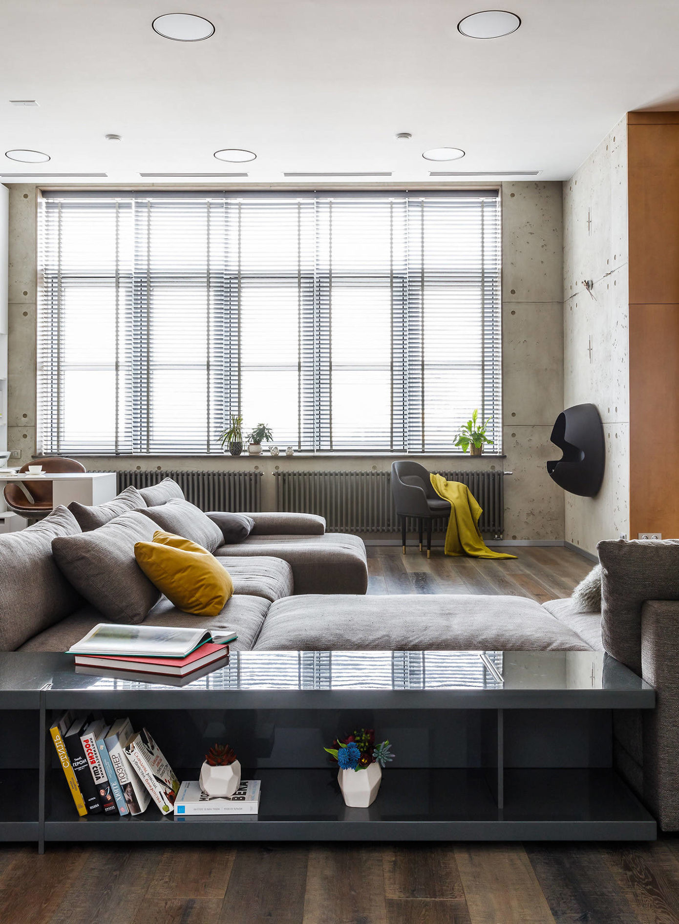 Modern Apartment by Andrei Popov