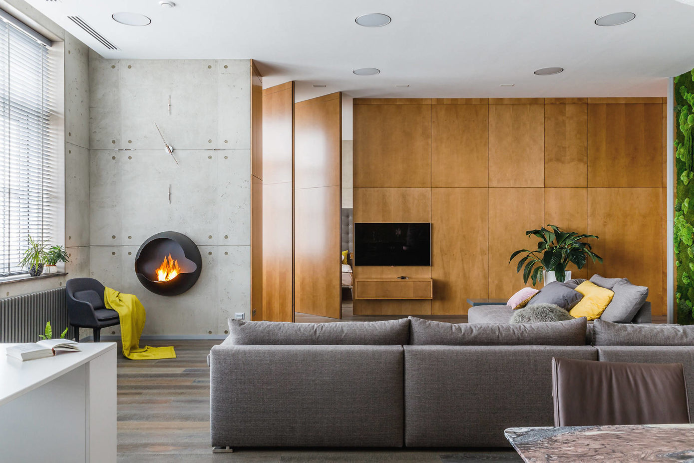 Modern Apartment by Andrei Popov