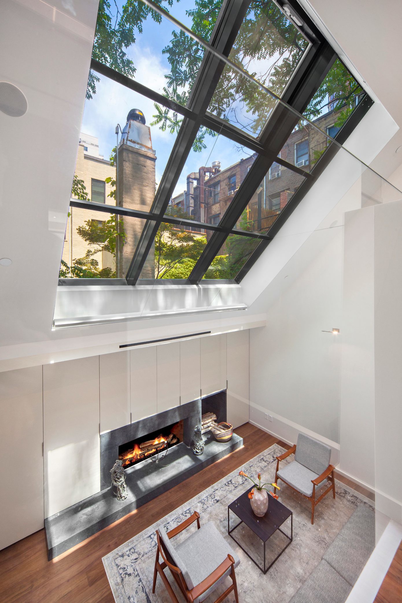 61st Street Townhouse by TRA Studio