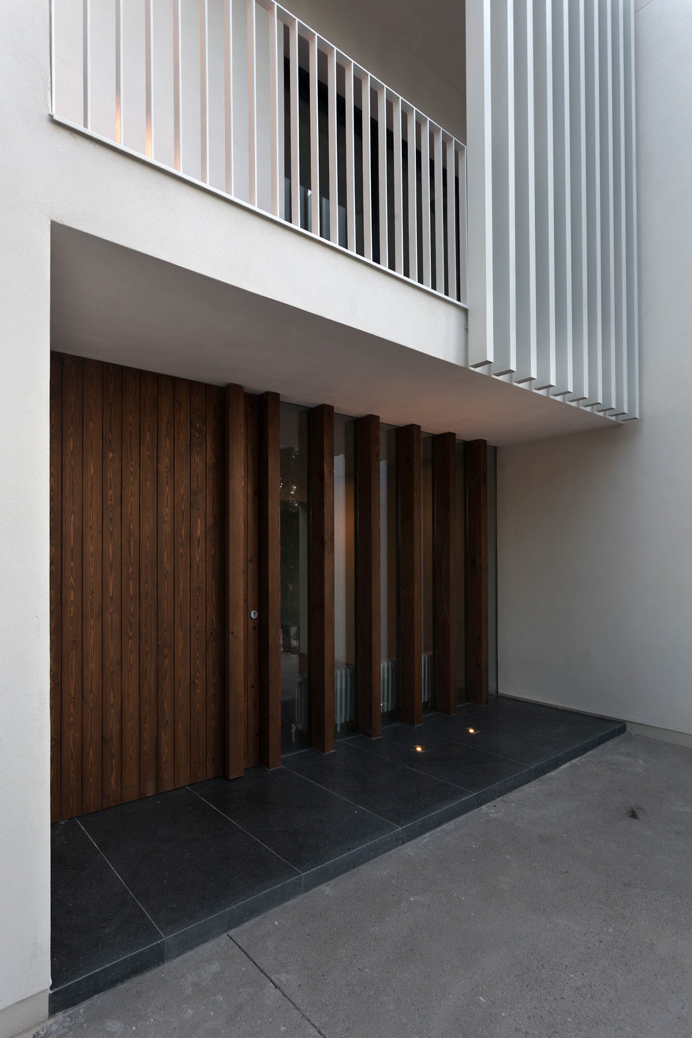 Detached House by Mano de Santo – Architecture Team