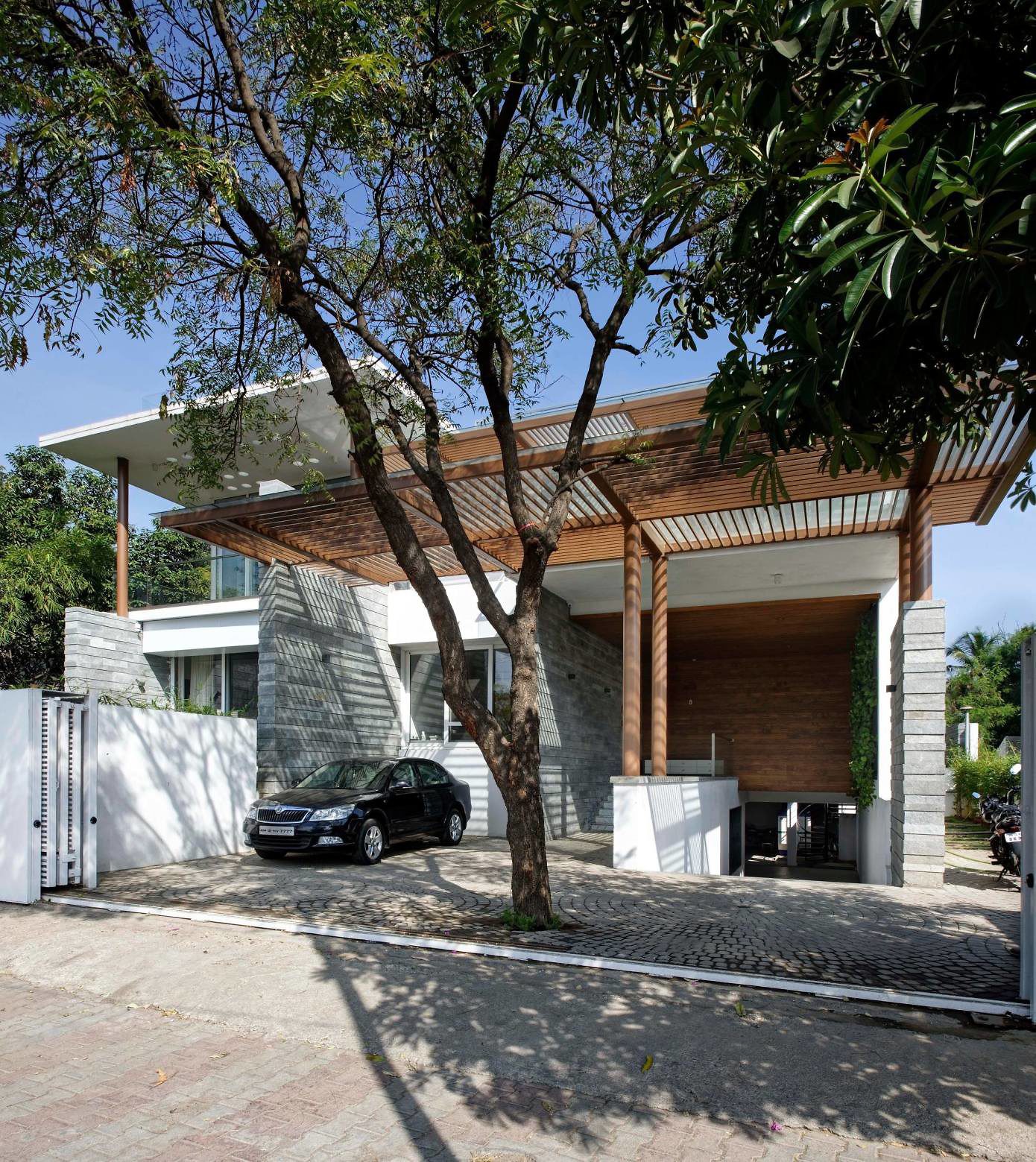 Fusion House by Sunil Patil and Associates