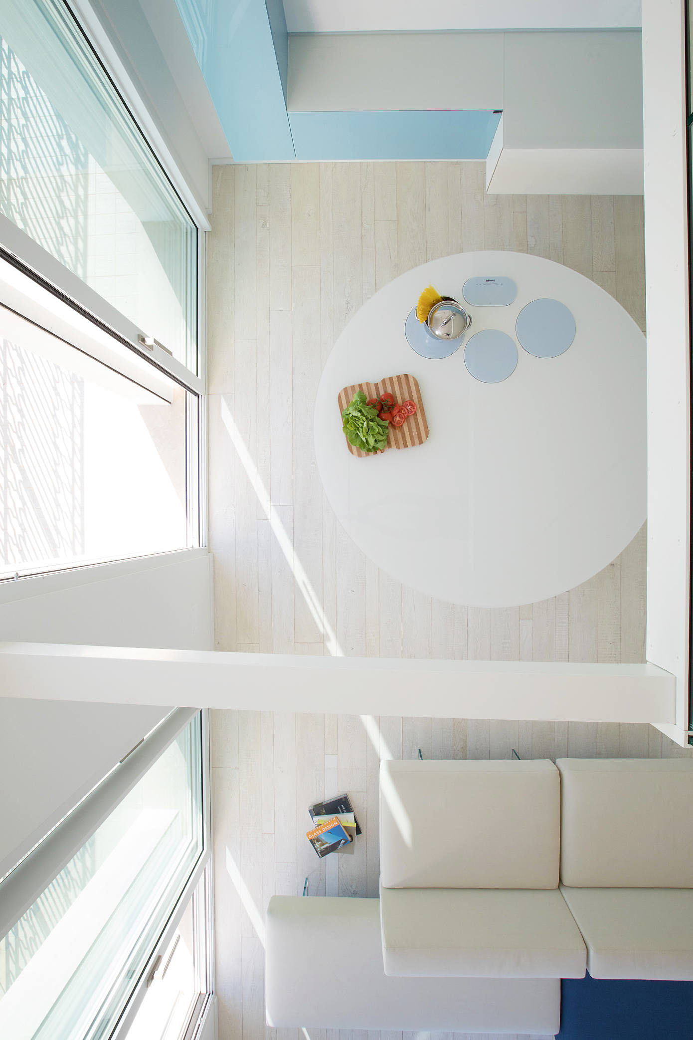 Modern Apartment by Menichetti+Caldarelli