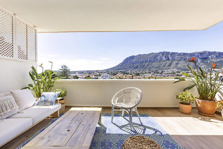 Apartment Redesign by QBarquitectos - 10