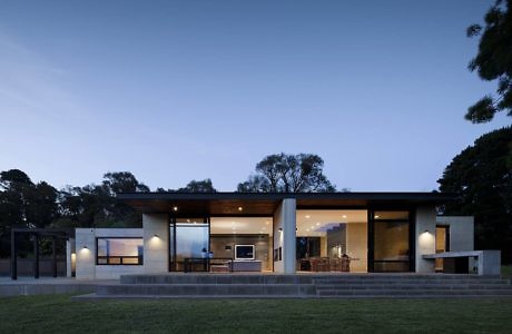 Merricks House by Robson Rak Architects