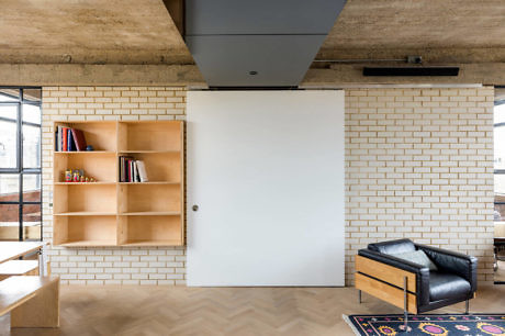 Loft Apartment by Southstudio Architects - 4