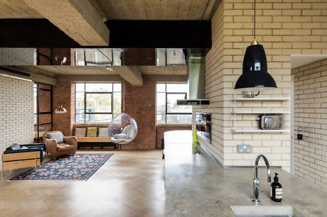 Loft Apartment by Southstudio Architects - 2