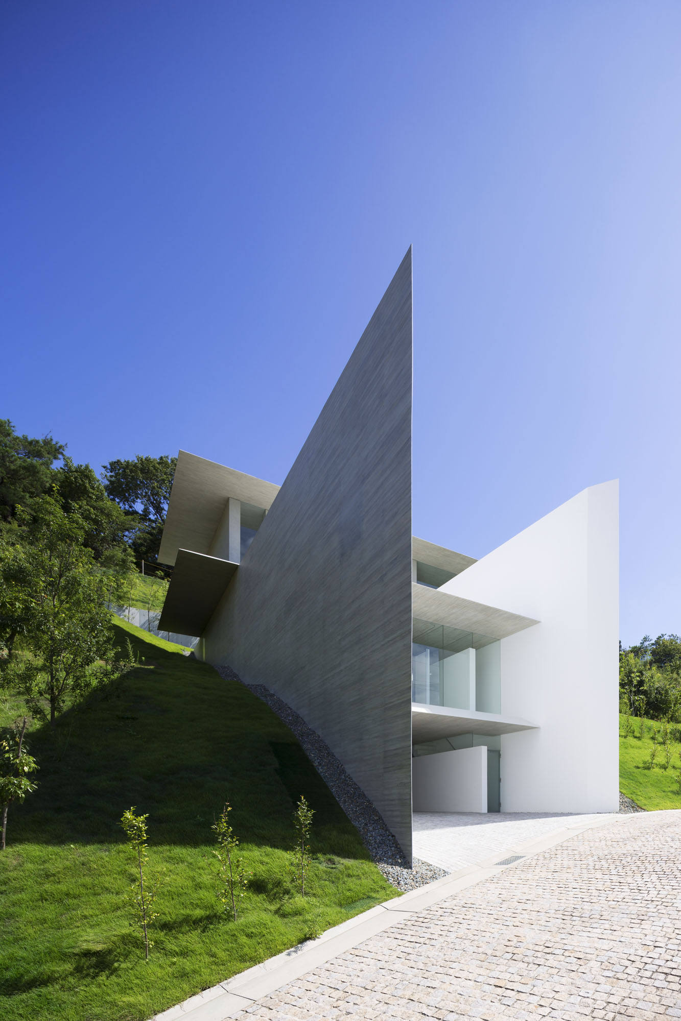 YA-House by Kubota Architect Atelier