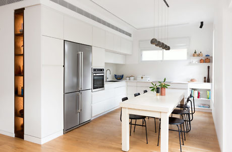 Apartment in Tel-Aviv by Bronstein Bracha Architecture & Design - 3