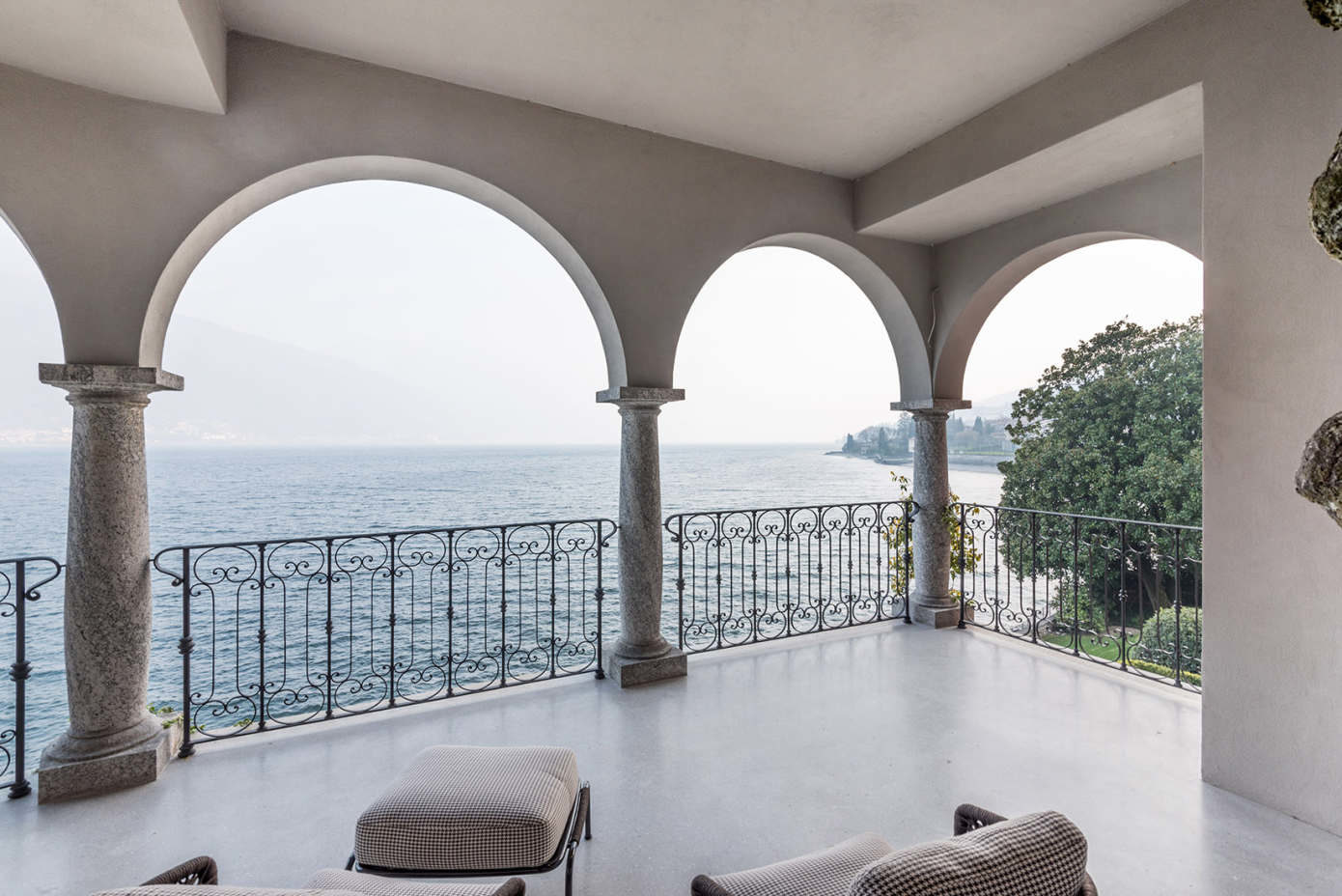 Villa at Lake Como by Custhome Bergamo