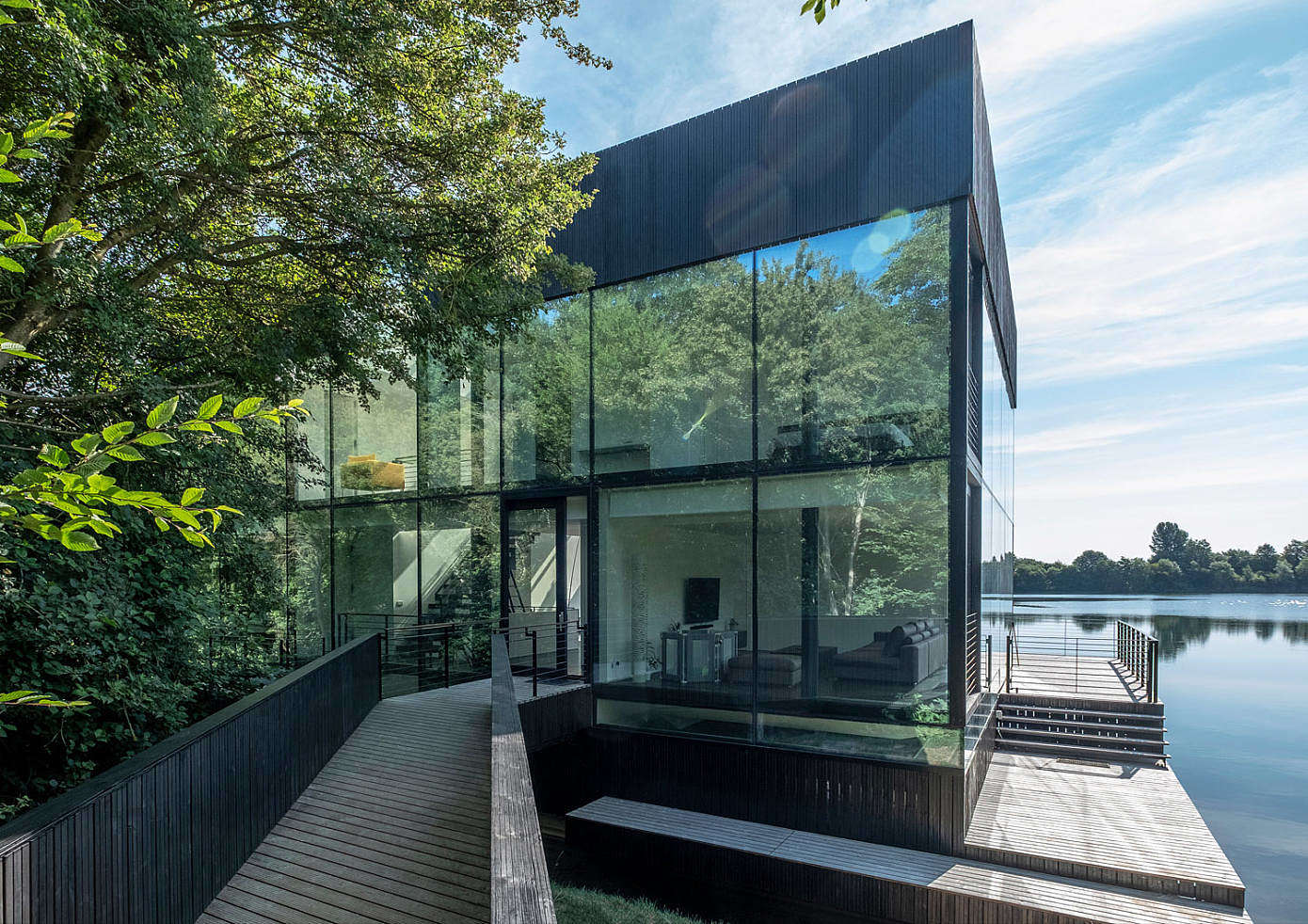 Glass Villa on the Lake by Mecanoo