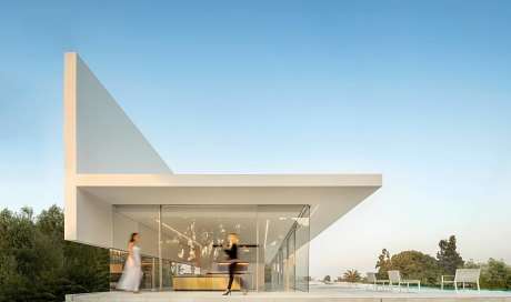 Hofmann House by Fran Silvestre Arquitectos - 1