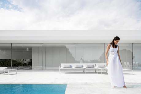 Hofmann House by Fran Silvestre Arquitectos - 12
