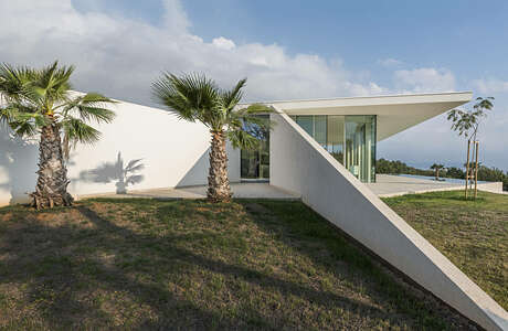 Bedrock House by Idis Turato