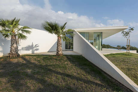 Bedrock House by Idis Turato - 1