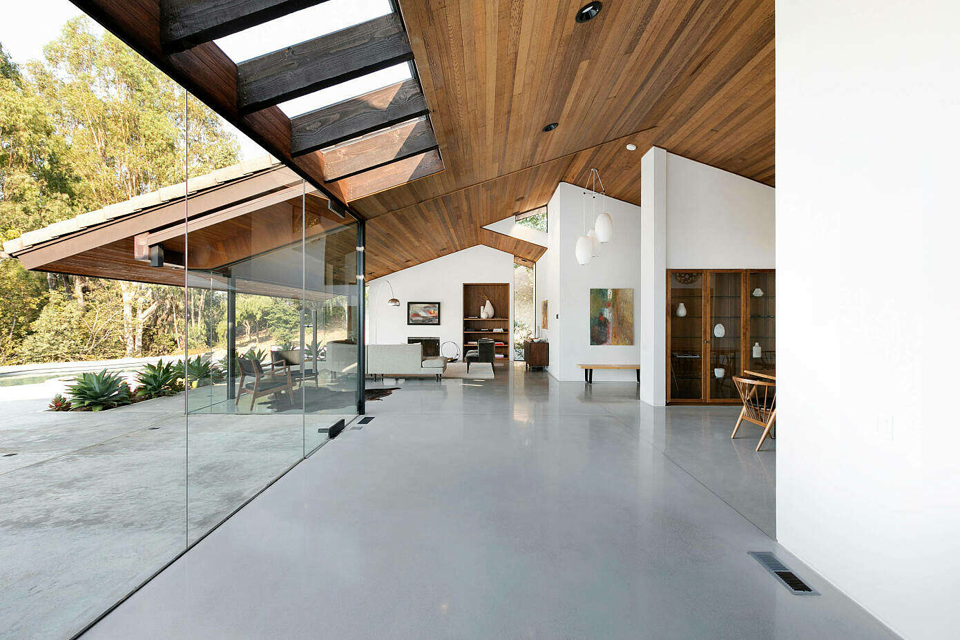 M House by Irving Philips