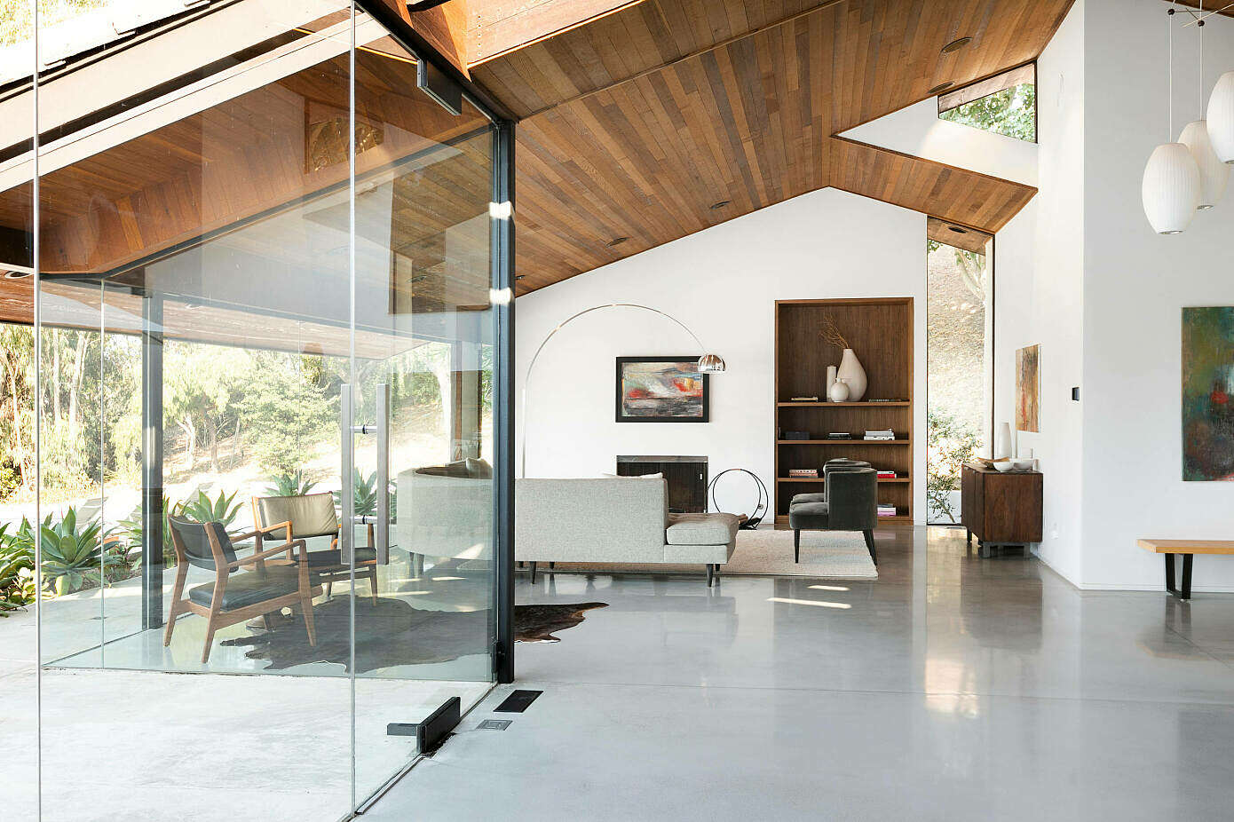 M House by Irving Philips