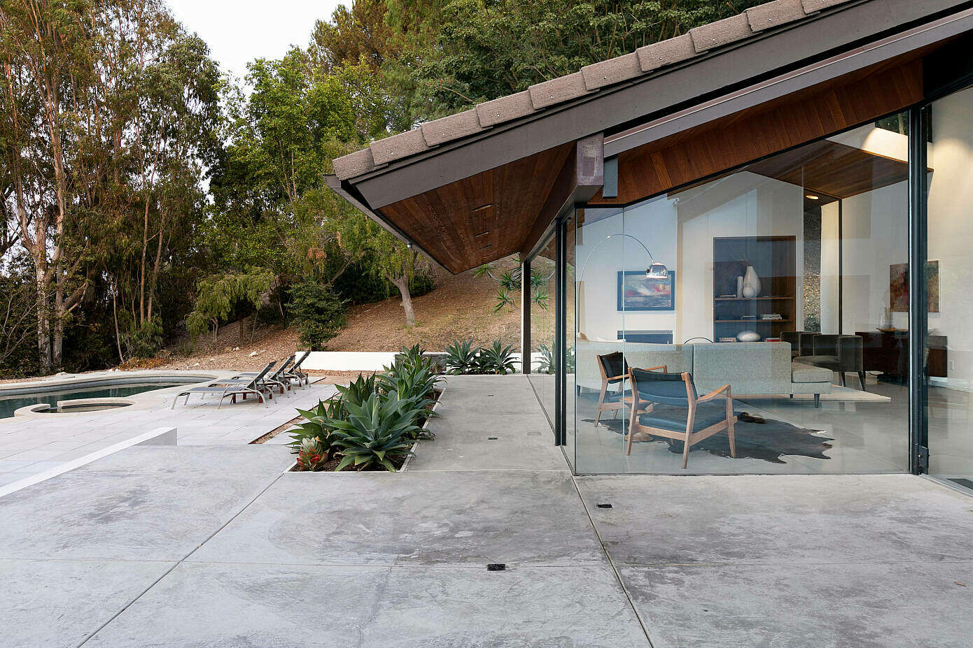 M House by Irving Philips